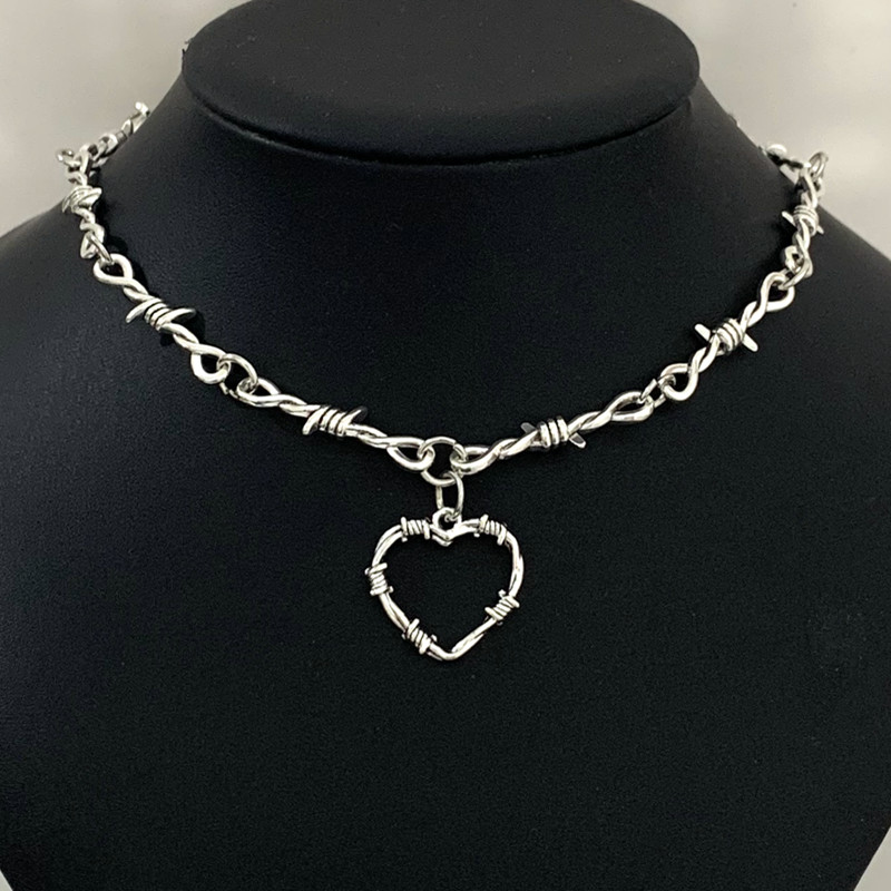 Small Wire Brambles Iron Heart  Choker Necklace Women Hip-hop Gothic Punk Style Barbed Wire Little T