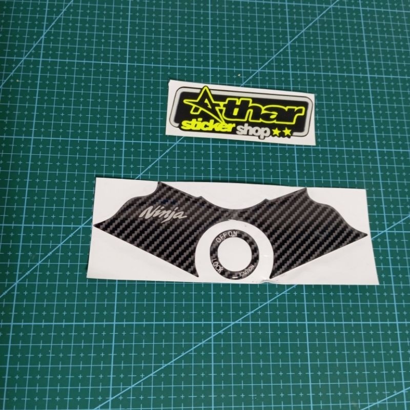 emblem ninja R kunci footmstep emblem timbul