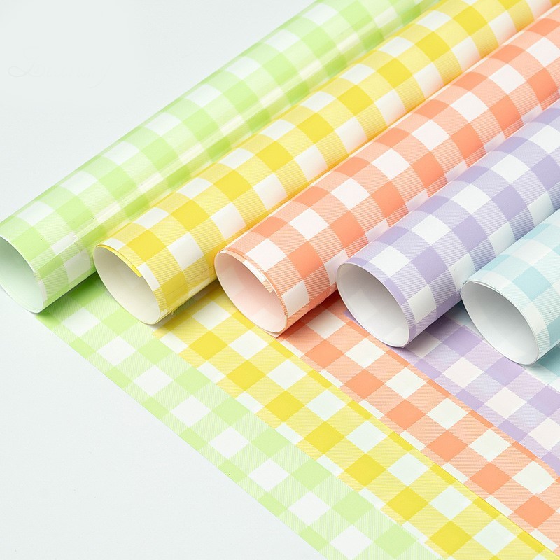 

Taplak Cellophane Ecer Lembaran Kertas Buket Bunga Wrapping Paper Square Pattern Motif Kotak KB6012