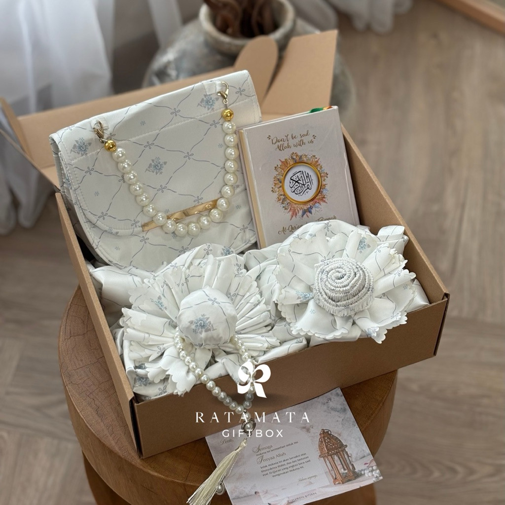 

Paket Seserahan Alat Sholat Hadiah Pernikahan Kado Istri Kado Cewek Hampers Wisuda Hadiah Ulang Tahun