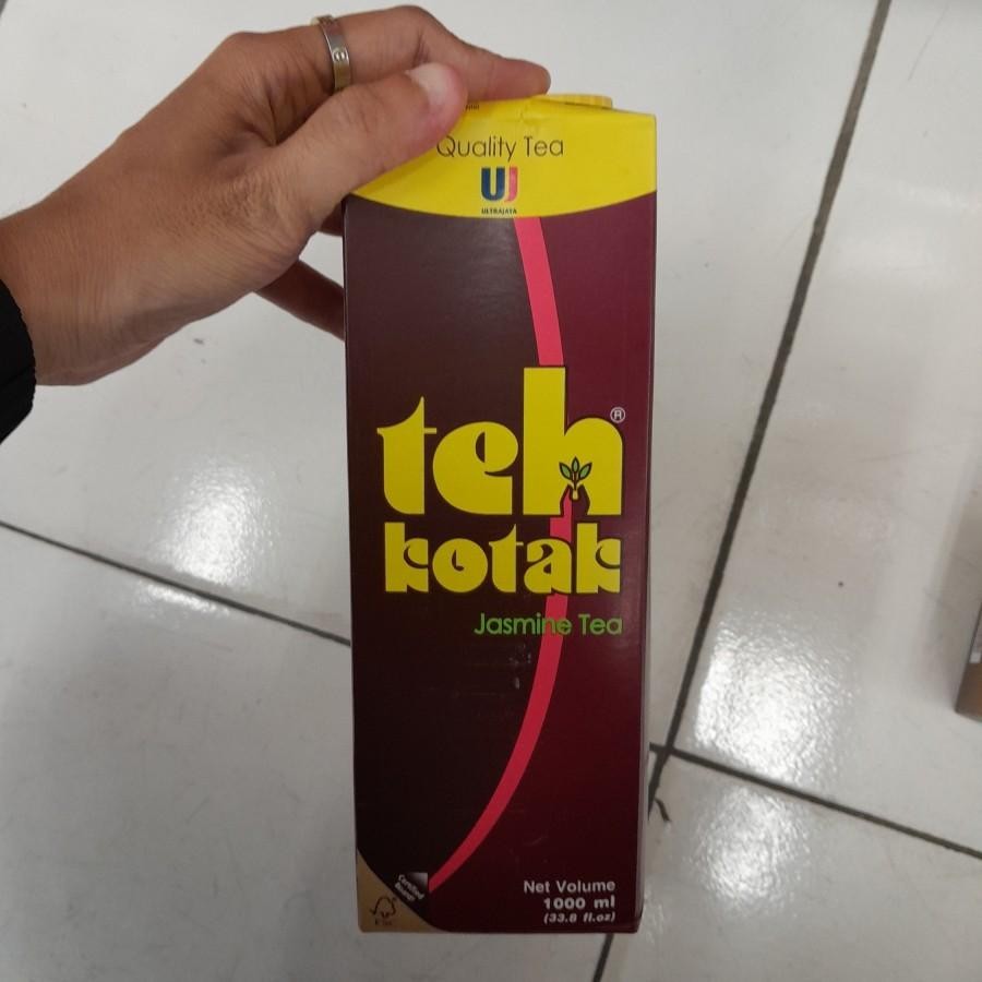 

Ultra Jaya Teh Kotak Minuman Teh Rasa Melati 1000ml
