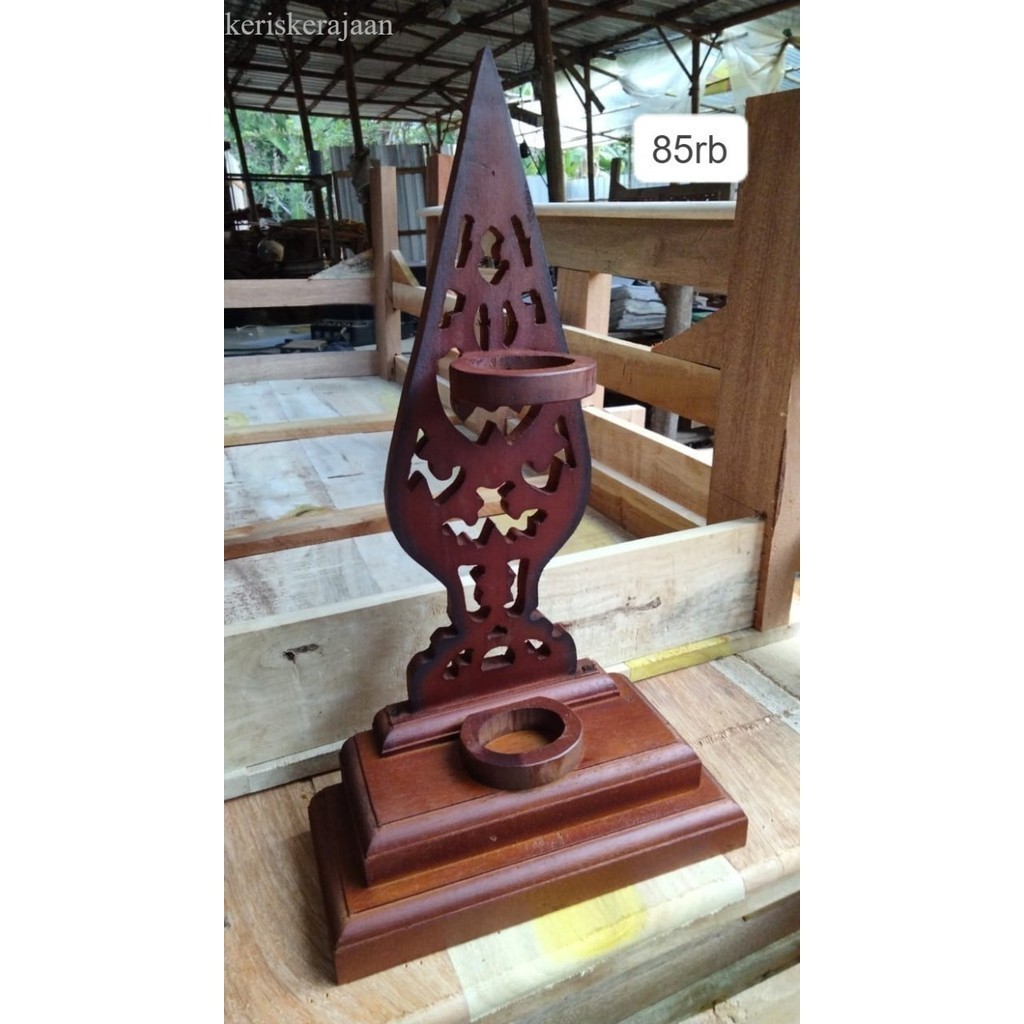 

blawong standing isi 1 termurah dari kayu jati finishingan termurah bk Keris sengkelat majapahit mataram kartosuro kartasura Surakarta Yogyakarta nagasasra sabuk inten keris kriss nogososro Balinese antik