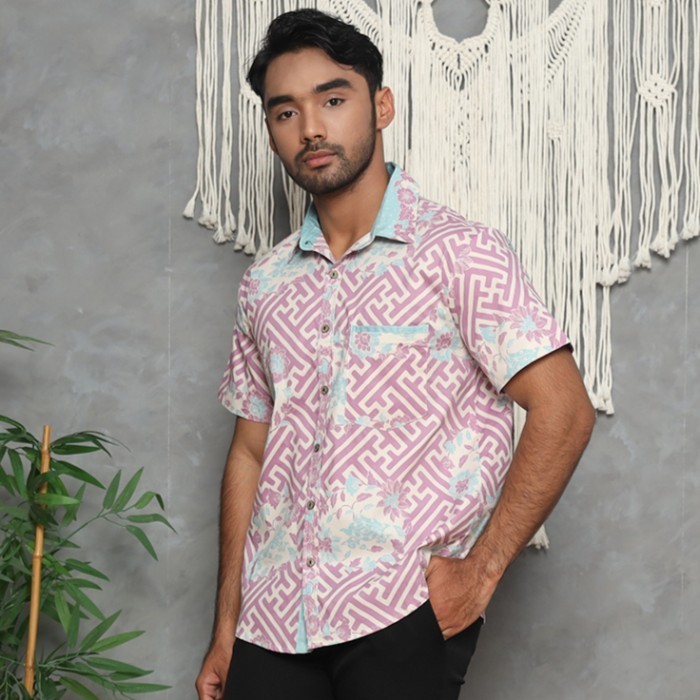 Kemeja Batik Pria Lengan Pendek Bahan Katun Stretch - 113 WIK Lilac -