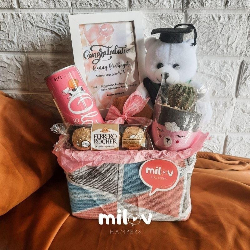 

Cocok buat pacar kado istri suami hampers murah natal / hadiah wisuda kado | graduation hampers wisuda parsel hadiah pacar teman | boneka wisuda | gift box