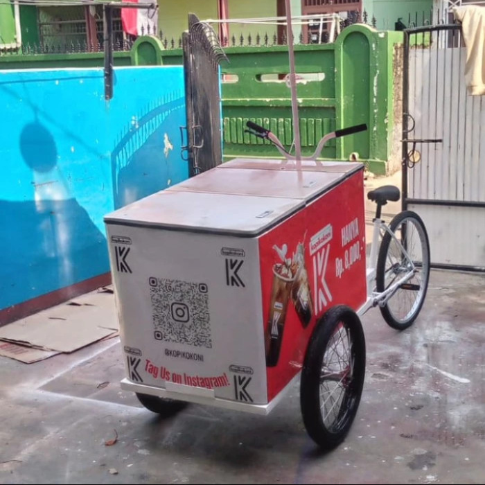 

Gerobox Ice Kopi Teh 3 Pintu gerobak es kopi Free Design Sticker Logo Merek Brand dan Payung Jualan - Ukuran 100x60x60 cm (invoice)