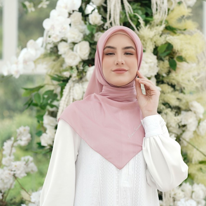 MANDJHA Essential Dusty 49 Scarf By IVAN GUNAWAN - Jilbab Hijab Segi Empat Polos ORIGINAL MANDJHA