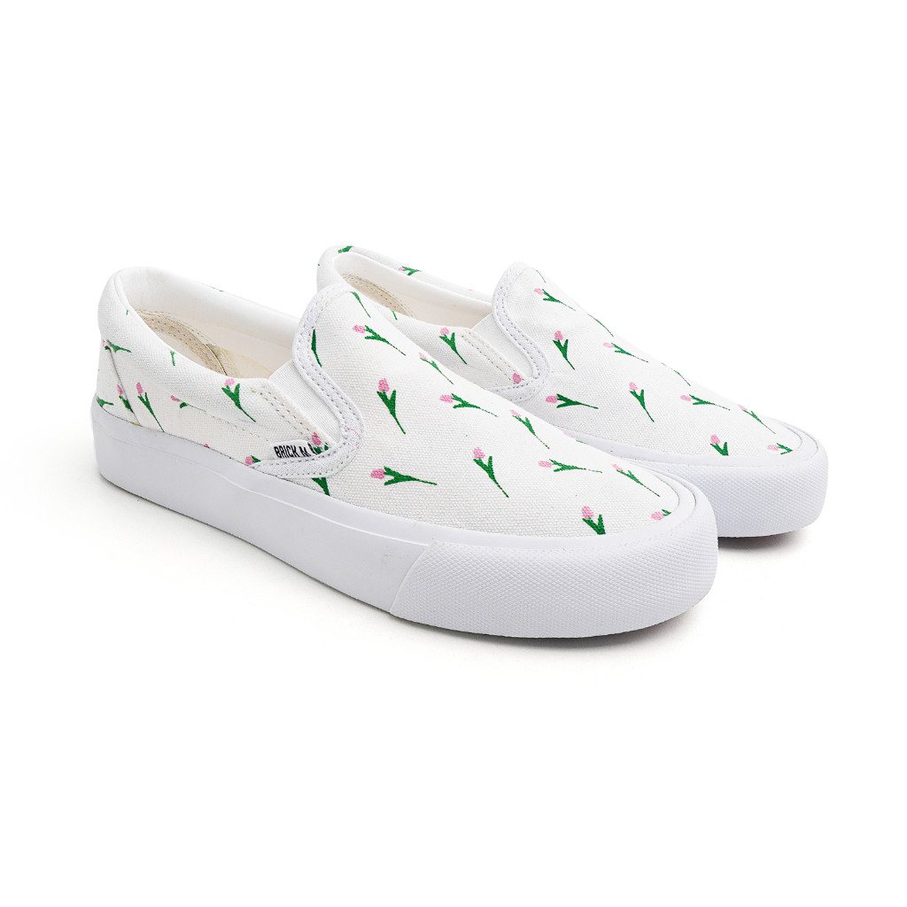 XJ28WS Brick Mansions - Mission Tulip Flowers Sepatu Slip On Sneakers Casual Pria Wanita