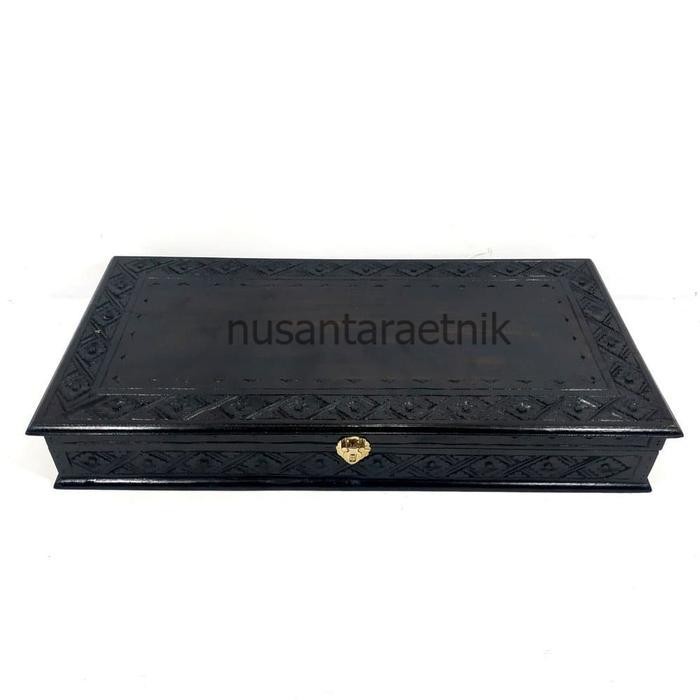 Ukiran Kotak Wadah Menyimpan Pusaka & Pusaka NE32543