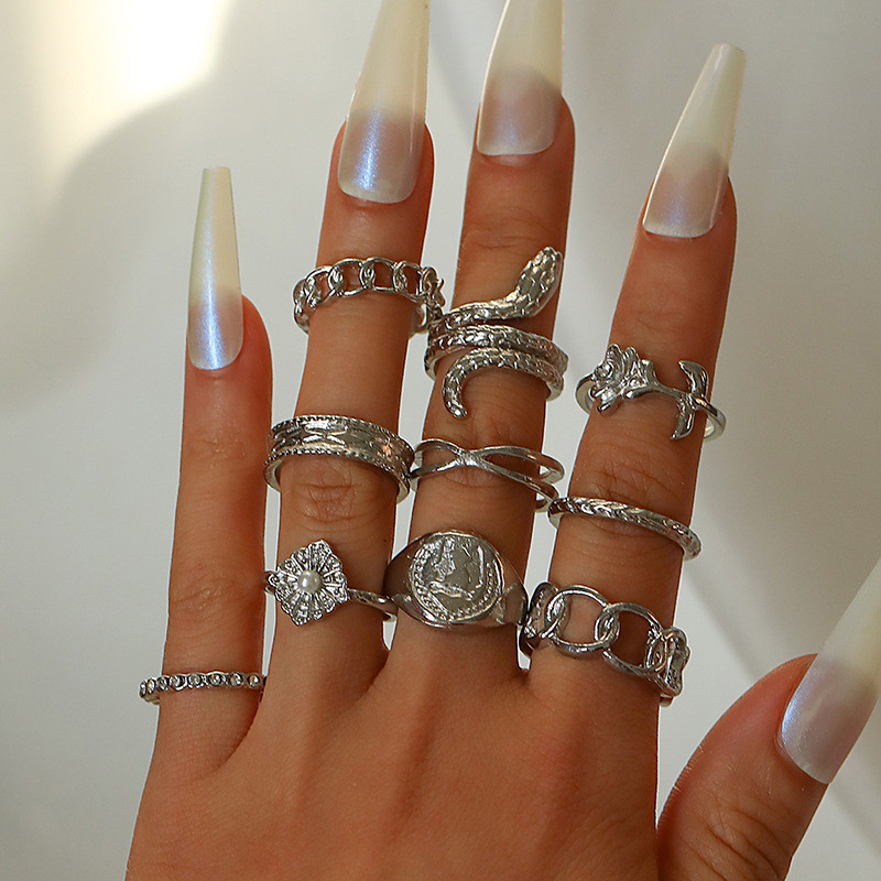 Elemen logam rantai baru, kupu-kupu bulan bertatahkan berlian retro, cinta cincin ular, set 10 poton