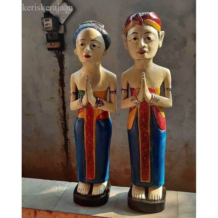 

patung roro blonyo sepasang kontemporer termurah finishing rapi sempurna termurah bk Keris sengkelat majapahit mataram kartosuro kartasura Surakarta Yogyakarta nagasasra sabuk budaya jawa melay antik