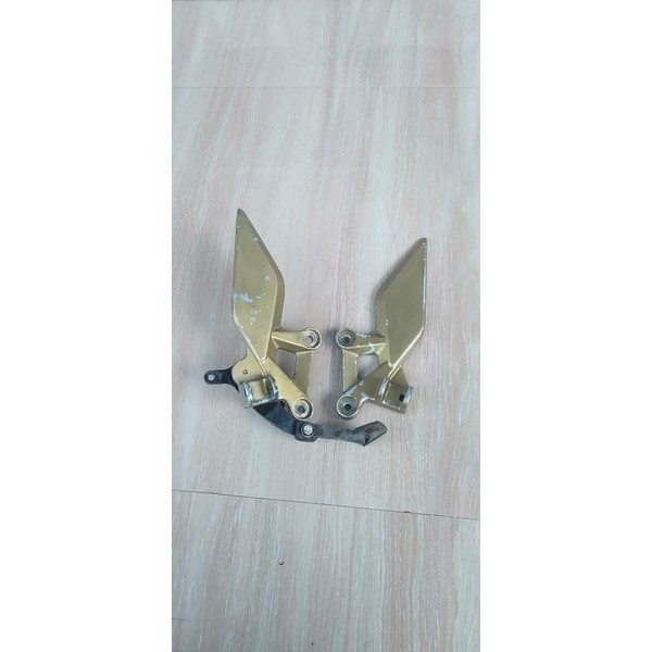 Foot Step Depan CB 150 R old Original Footstep depan CB 150 R Ori