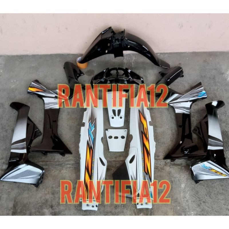 cover bodi Fizr full set bodi motor fizr full cluth hitam putih 2004 HITAM PUTIH