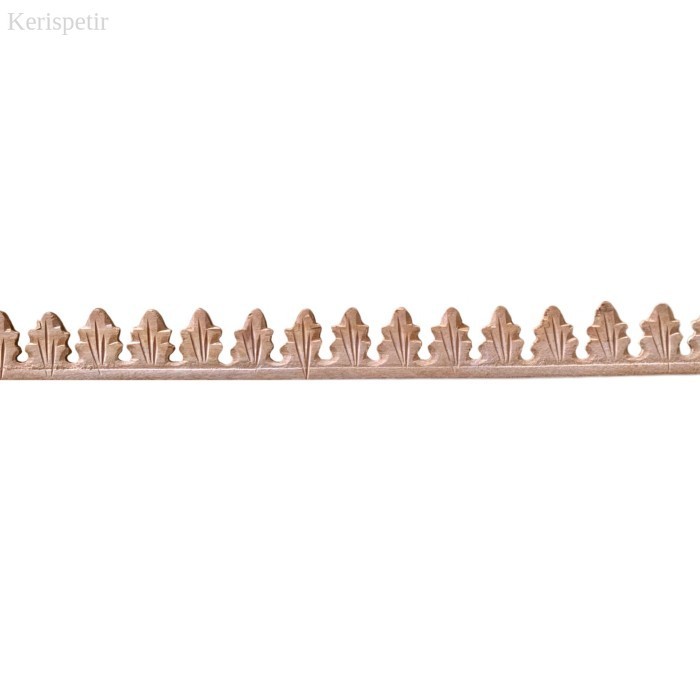 

Ornamen Ukir Kayu Mahoni Tempel - Cemara murah laris