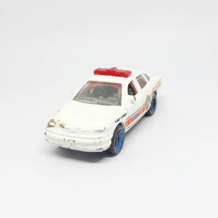 TOY Ford Crown Victoria  Matchbox Diecast Skala 64