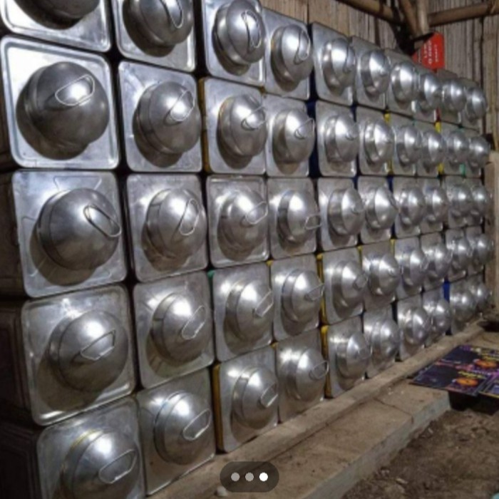 

kaleng kerupuk jadul terunik - Merah