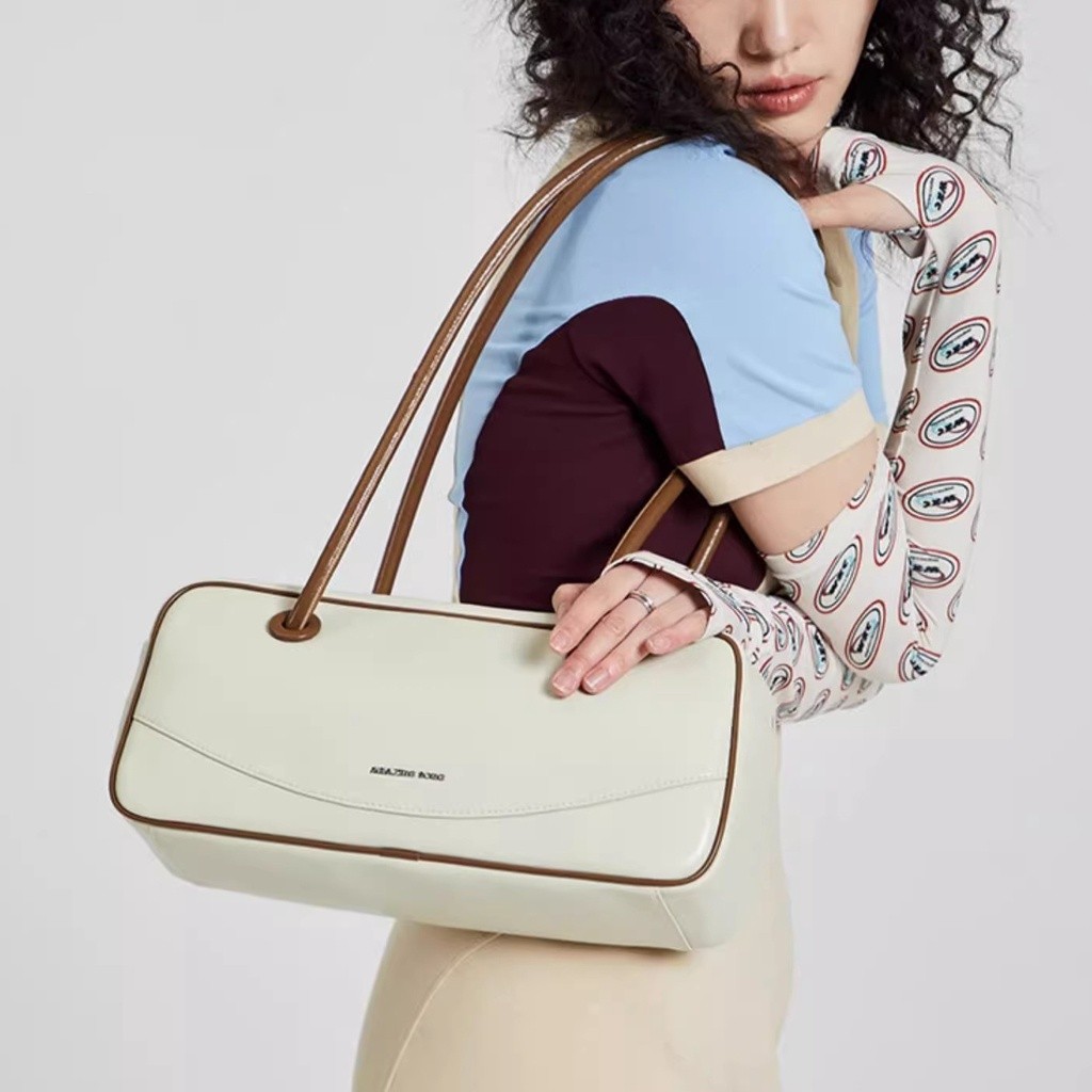 Amazing Song Smiling Face Pillow Bag Niche Design Shoulder Underarm Bag for Woman Fitness Handbag