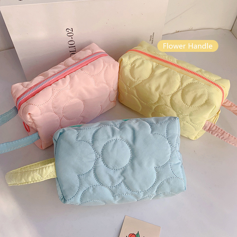 

Tas Kosmetik Puffy Bloom Flower Handle Pastel Pouch Korean Makeup Dompet Kotak Pensil Sleting Motif Bunga Kotak Pensil Aksesoris