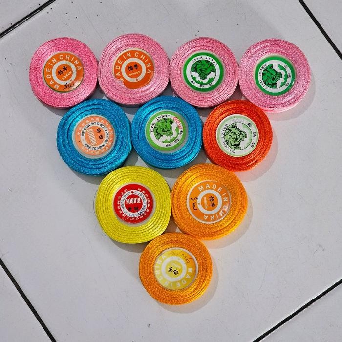 

Pita Satin Kain Kado Kecil 1/2" 1/2 inch 1.5 cm per roll Makassar Murah