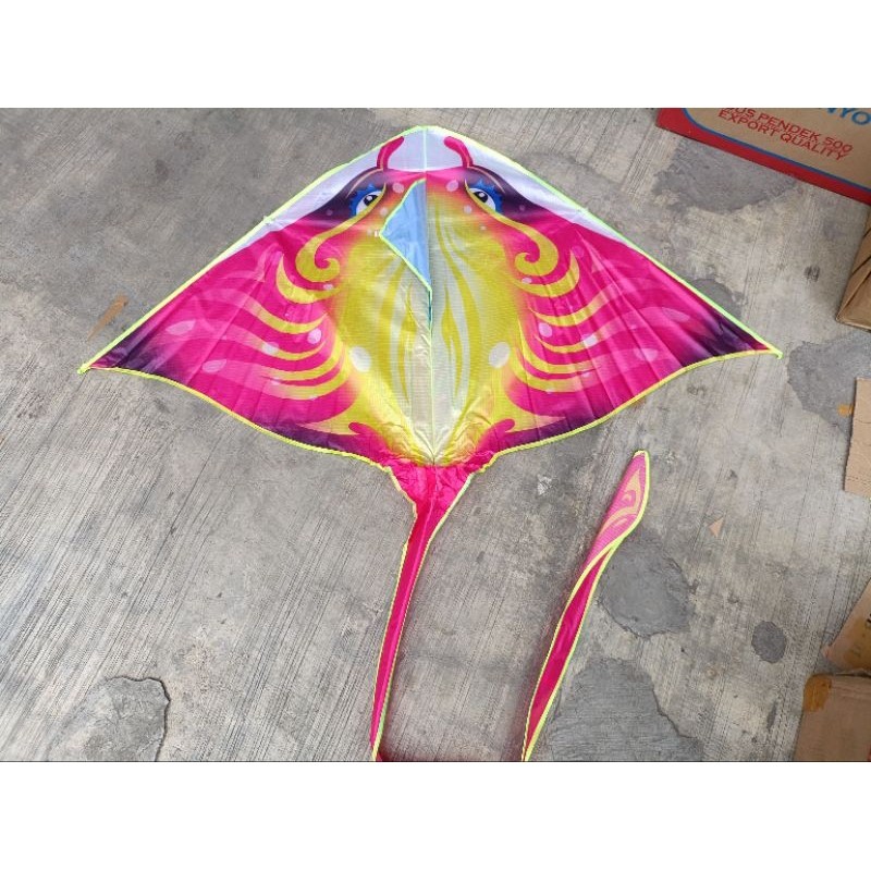 

* layangan kain parasut lipat besar *