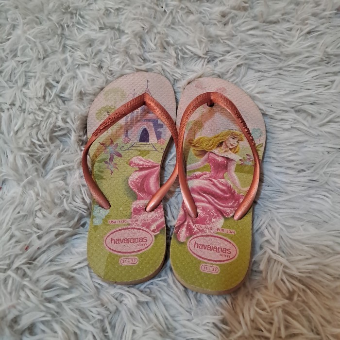 sandal anak perempuan havaianas original princess aurora size 31-32 preloved