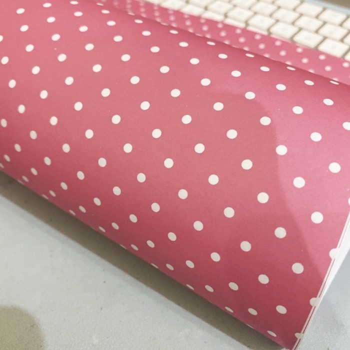 

Kertas Kado Polkadot Bright Pink