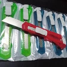 

[BMH] PISAU CUTTER BESAR & KECIL SATU RENCENG ISI 12 PCS SERENCENG