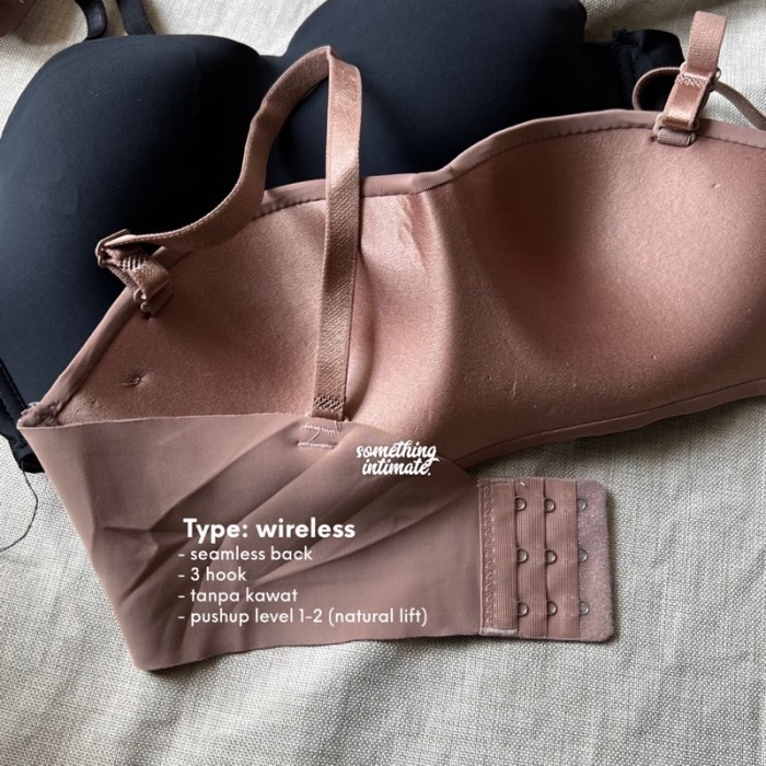 ✨TERLARIS✨ -Wacoal Second Skin Seamless Strapless Bra Kemben Bh Bandeau Beha Sale - wired black, siz
