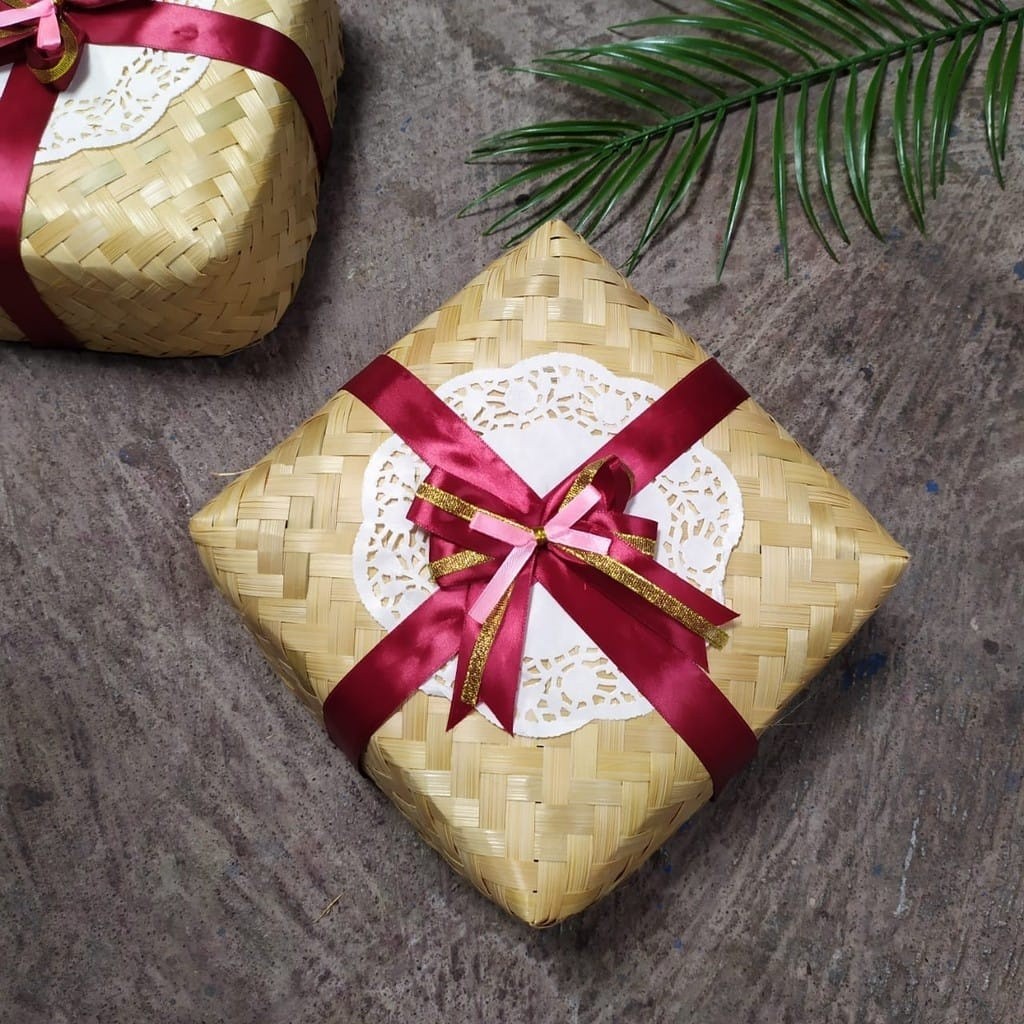 BESEK PITA NATURAL 18 CM/ pipiti / besek nasi / hampers / besek bambu/ wadah besek/ packaging murah 