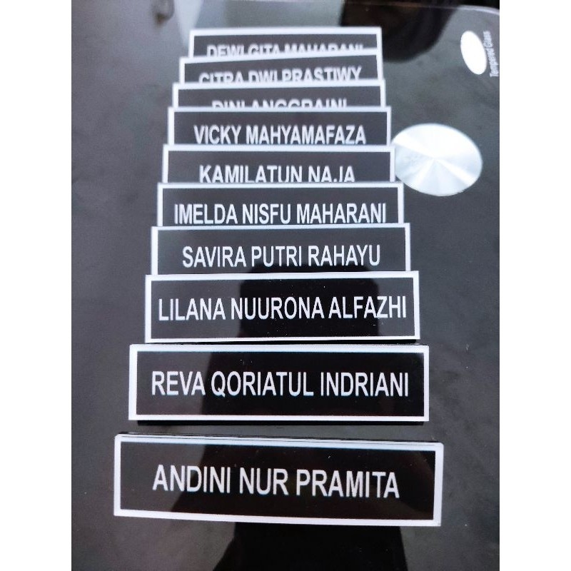 

Name Tag Akrilik | Nama Dada Bahan Akrilik | Name Tag Custom Nama | Name Tag Peniti | Name Tag Magnet