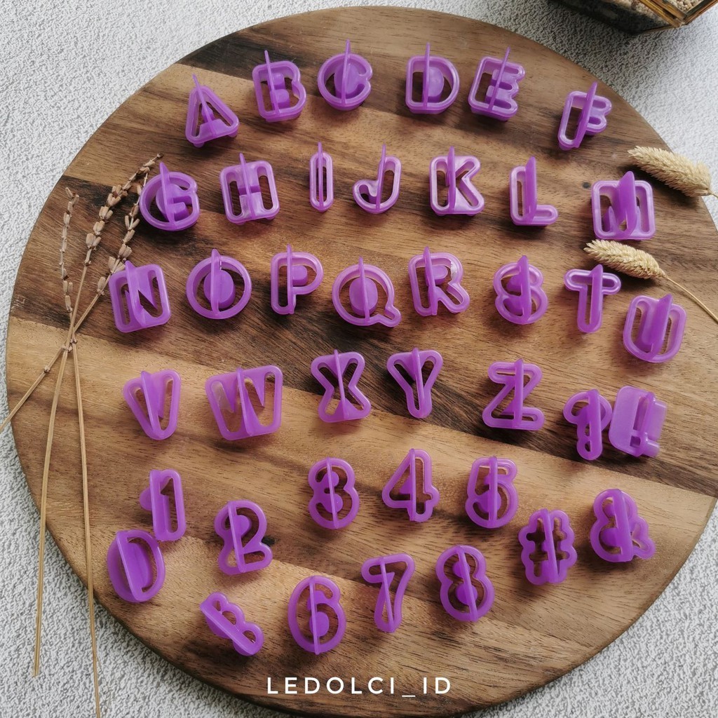 

CETAKAN FONDANT COOKIES BISKUIT HURUF ANGKA 40 PCS/SET ALAT DEKOR KUE DENGAN PEGANGAN