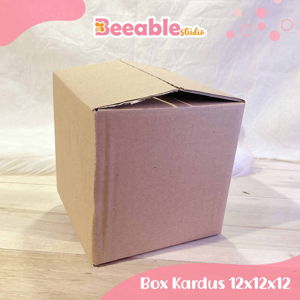 

Basic Box 12x12x12cm Kardus Mie Karton Kotak Dus Packaging Hampers