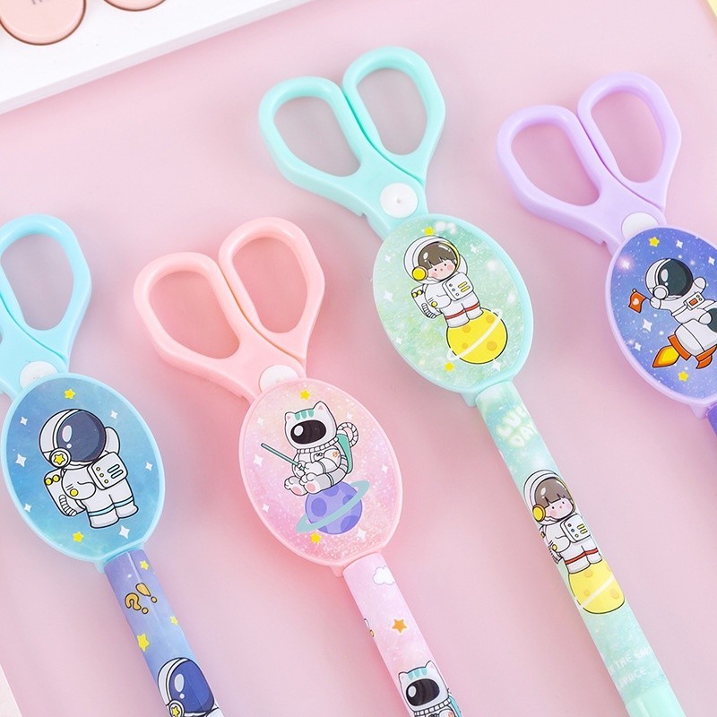 

PULPEN GEL GUNTING MOTIF ASTRONAUT LUCU IMUT / BOLPEN GEL GUNTING LG