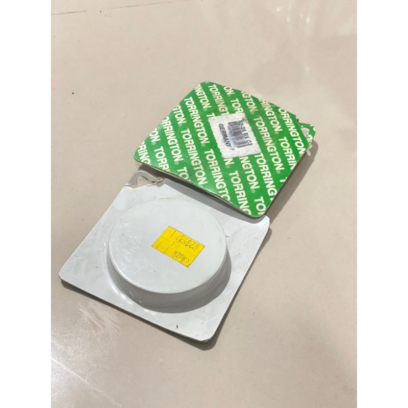 laher / laker / bearing kruk as kanan / kiri vespa torrington germany