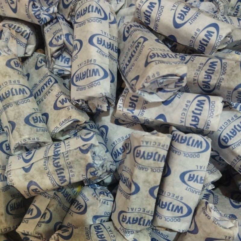 

Dodol Garut Kertas 1 Kg Rasa Manis Legit Halal Brand luxury jelita