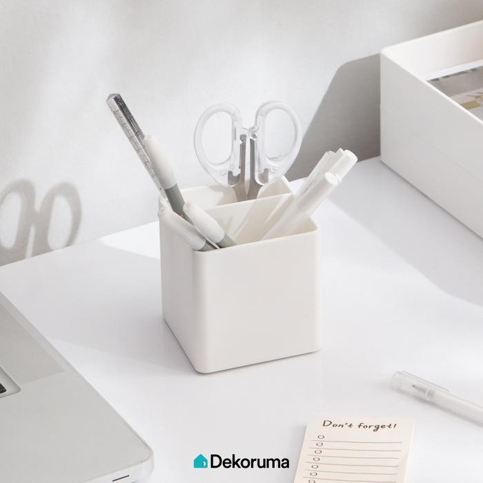 

Dekoruma MISU Tempat Alat Tulis Meja - Desk Organizer - Kotak Pensil - Putih