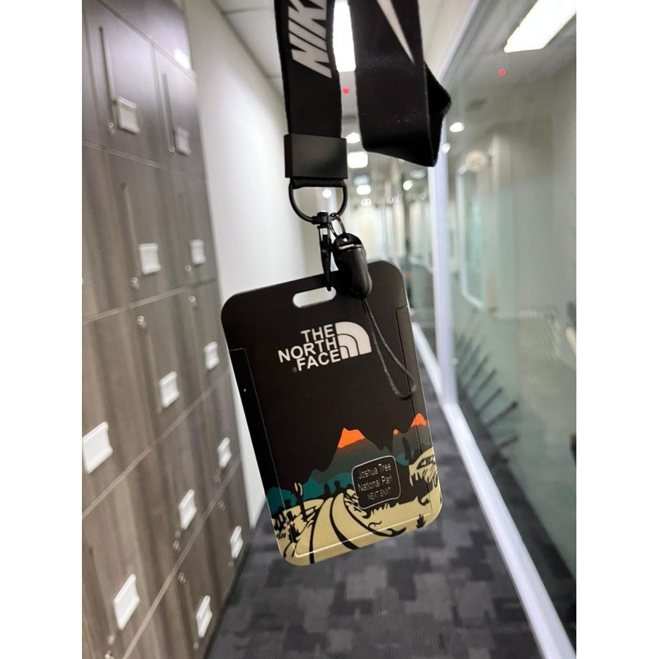 

Promo Kalung Lanyard id card dengan Penyimpan 2 Kartu sekaligus - NIKE