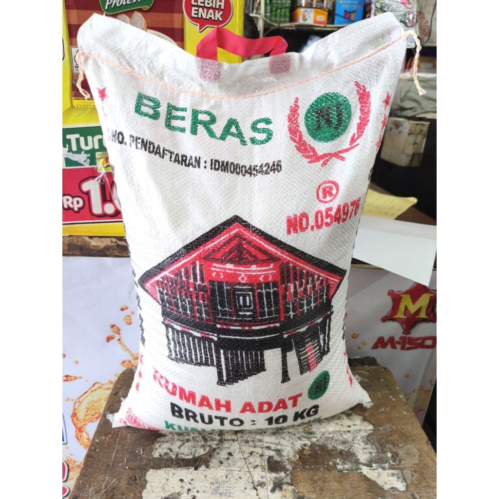 

Beras cap Rumah Adat 10kg