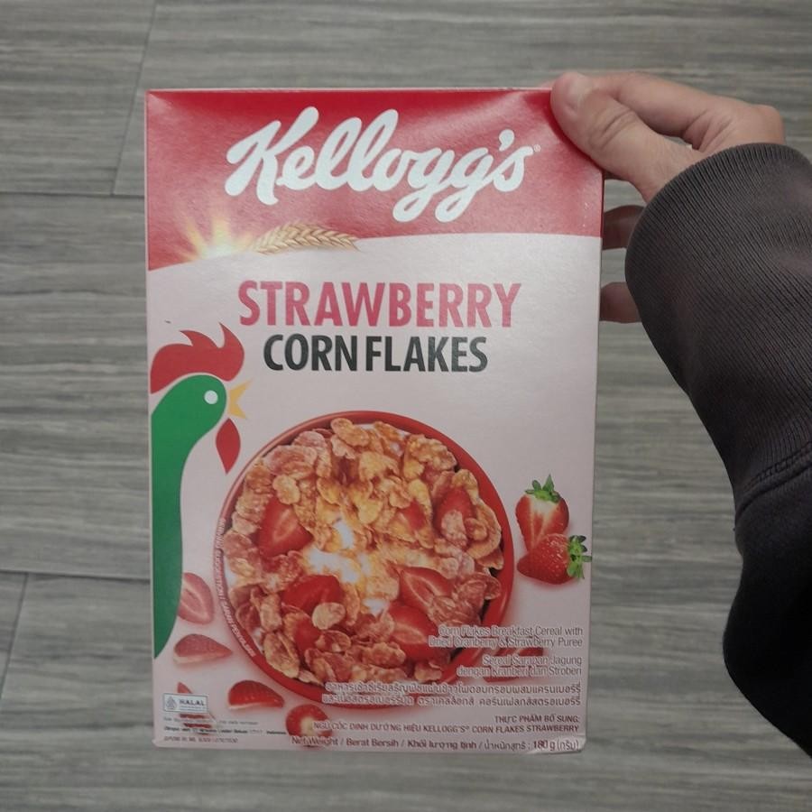 

Kellogg's Strawberry Cornflakes Cereal Jagung Rasa Stroberi 180gr