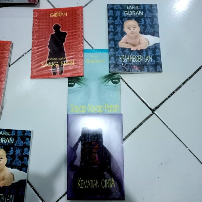 

Buku Kahlil Gibran 1 Set 4 buku. Original