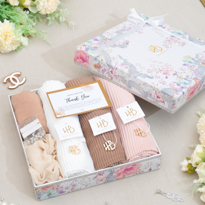 

DISKON Hampers Hadiah Kado Ulang Tahun Istri Pacar Exclusive Pashmina Plisket