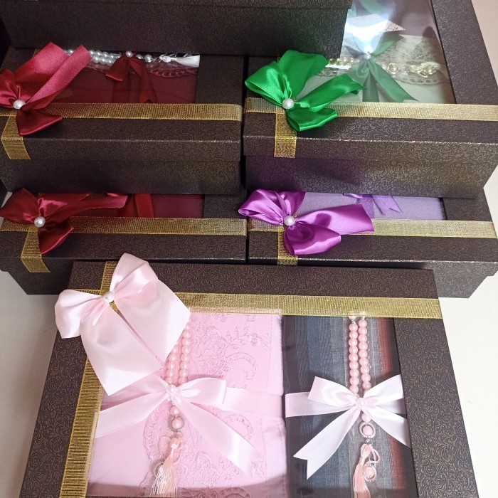 

DISKON Hampers Mukena dan Sarung Kado Pernikahan Weeding Gift Eksklusif - Merah Muda, Fullbox