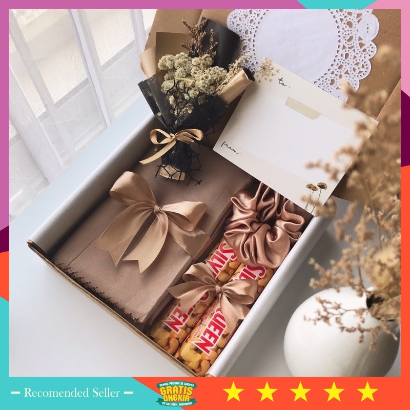 

Hampers kekinian unik viral murah ulangtahun natal tahun baru merry christmas / Hampers Hijab Aesthetic Medan