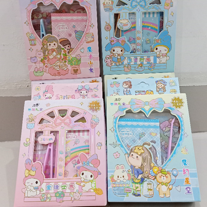 

Mainan Anak Stiker Karakter Xiao Ma Ge & Sadrio (Random) | Stiker Lucu dan Berwarna-Warni | Mainan Edukatif & Kreatif | Harga Grosir Bisa COD