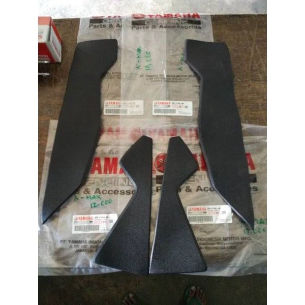 Karet mat pijakan kaki NMAX 2015-2019 set ORI YAMAHA