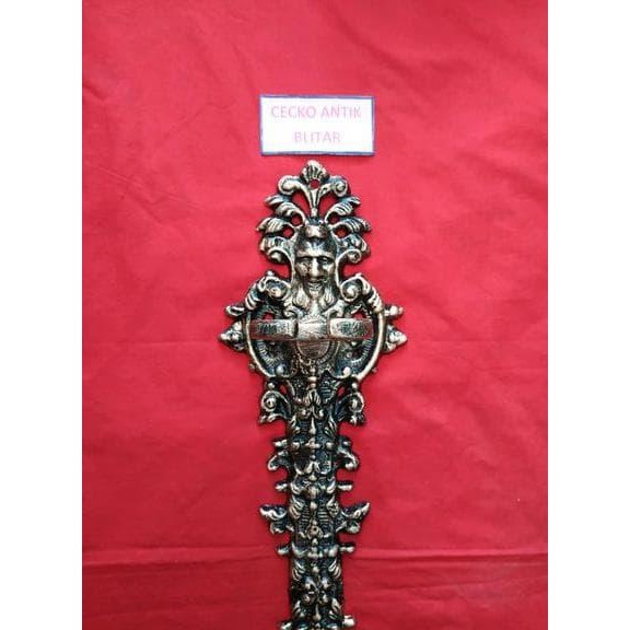 blawong jagrak tempat keris ukir antik