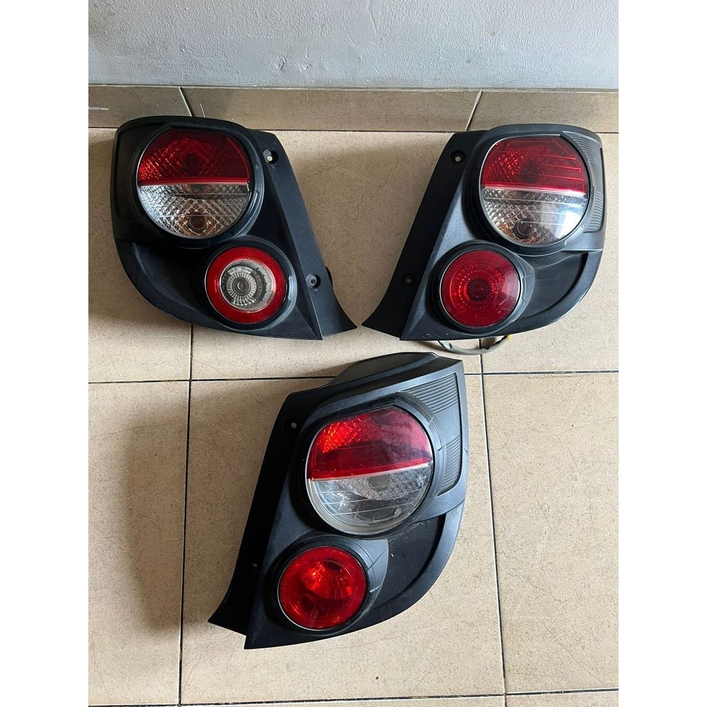 Lampu belakang stoplamp aveo sonic 2012 2014