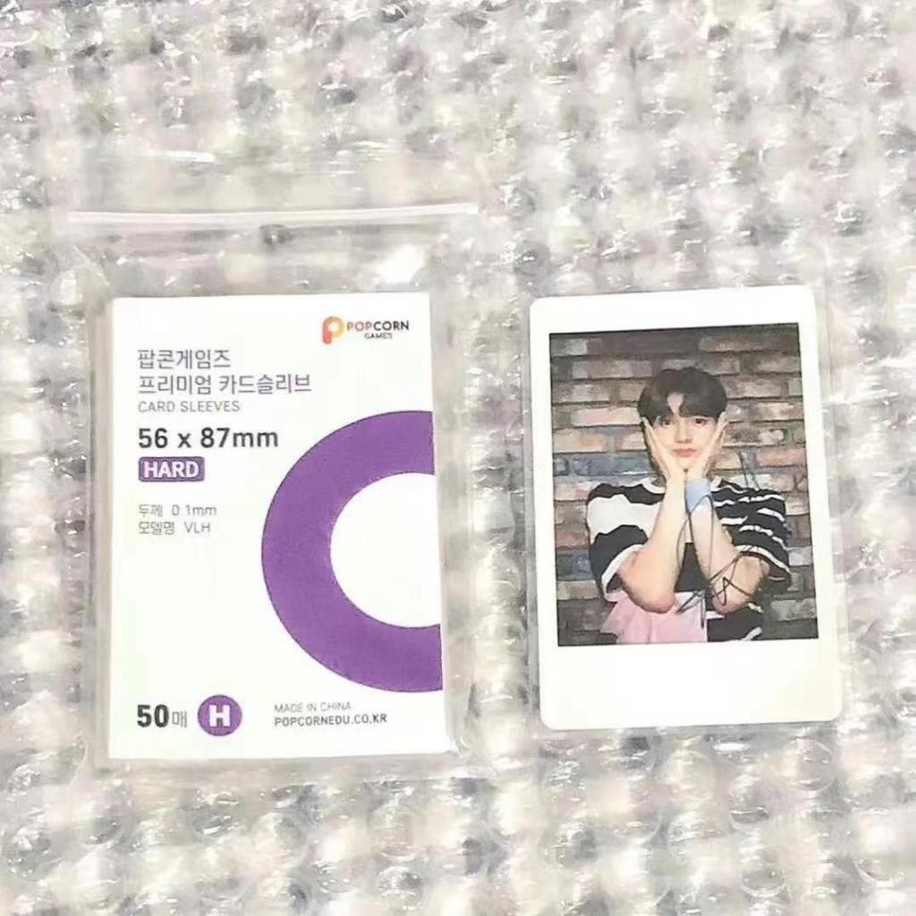 

Florie - INNER SLEEVE PELINDUNG PHOTOCARD H785 PHOTOCARD PREMIUM HARD TYPE ISI 50 LEMBAR