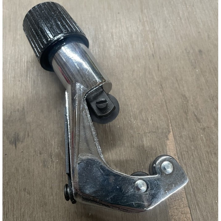 

LM99 Pemotong Pipa Tembaga Ukuran 1/8 – 1.1/8 in, Tube Cutter Pipe 3 - 28mm