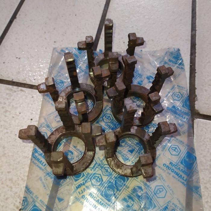 gigi silang 4 speed vespa Primavera original NOS Piaggio per pcs