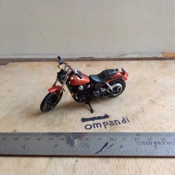 OP27 diecast maisto motor Harley Davidson